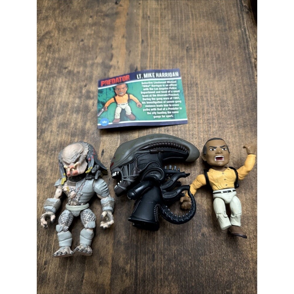 Mystery Mini Sci-Fi Funko Lot - Alien, Alien Metallic & Predator